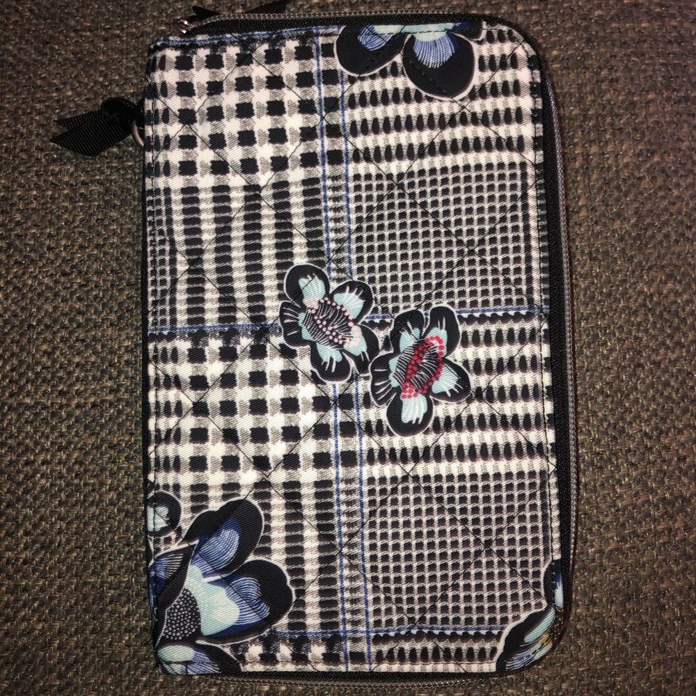 Very Bradley RFID On the Go Wristlet